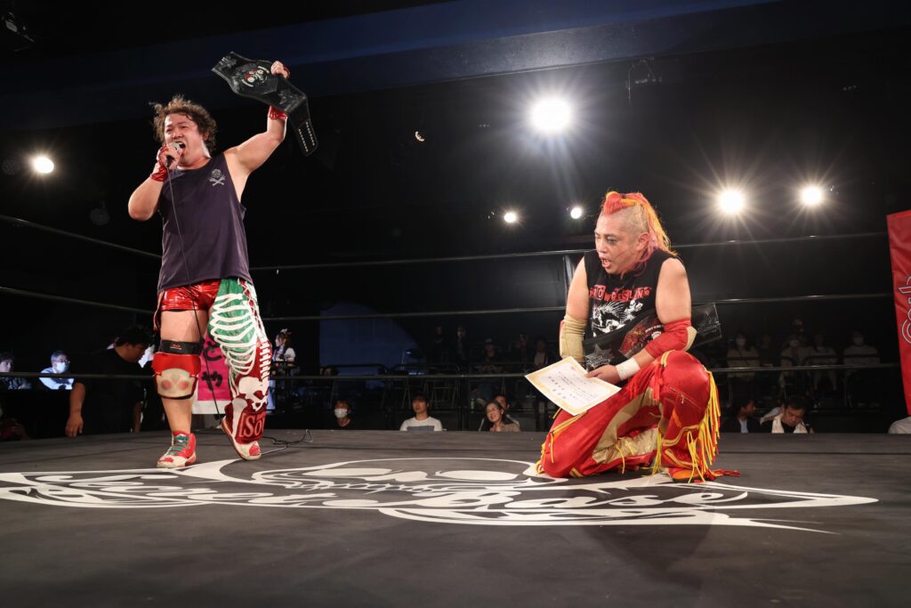 After winning the tag titles at Shinjuku FACE on 15 October 2023: Mototsugu Shimizu on the right and Amigo Suzuki on the left.